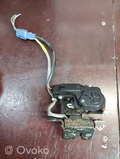 Toyota Avensis T250 Loading door lock 