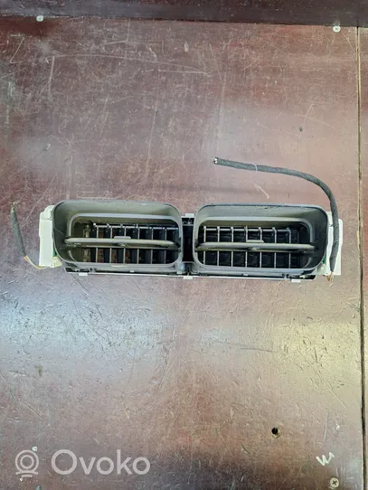 Volkswagen PASSAT B5 Dash center air vent grill 3B0819728