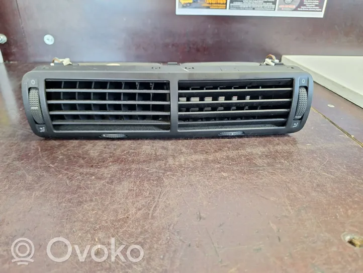 Volkswagen PASSAT B5 Dash center air vent grill 3B0819728