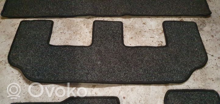 Toyota Corolla Verso AR10 Set di tappetini per auto 012054854