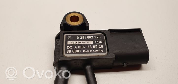 Mercedes-Benz E AMG W212 Exhaust gas pressure sensor 0281002925