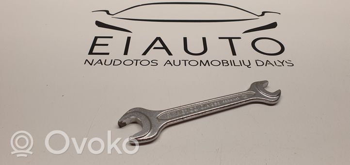 BMW 5 E60 E61 Kit d’outils 