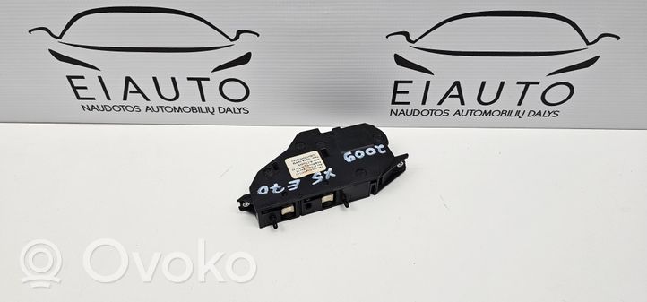 BMW X5 E70 Hansikaslokeron lukko 9177780