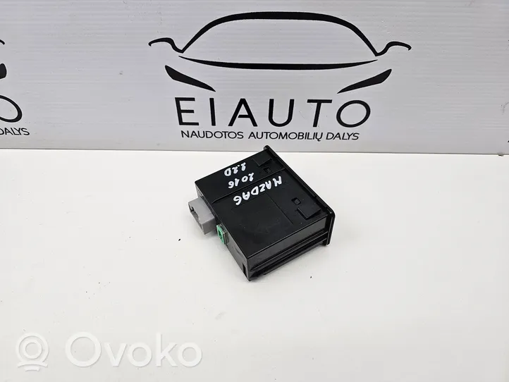 Mazda 6 Connecteur/prise USB D09H669U0