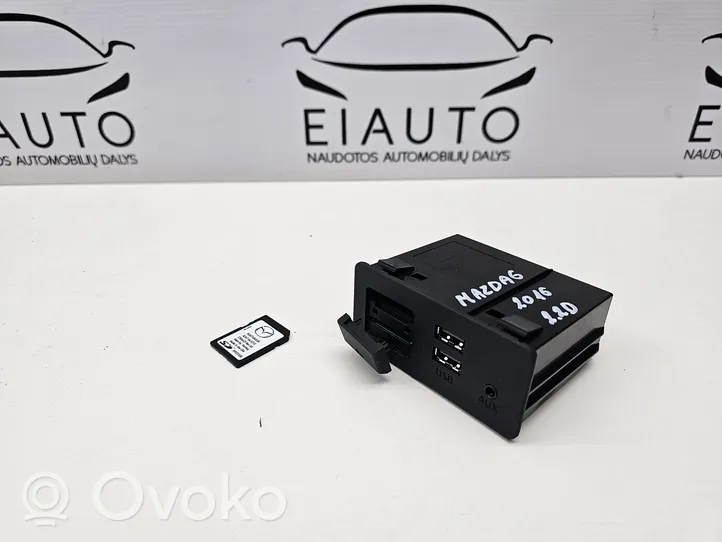 Mazda 6 Connecteur/prise USB D09H669U0