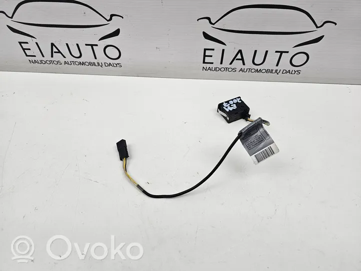 BMW 3 E90 E91 AUX in-socket connector 6930561