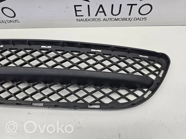 BMW 3 E90 E91 Etupuskurin alempi jäähdytinsäleikkö 7154556