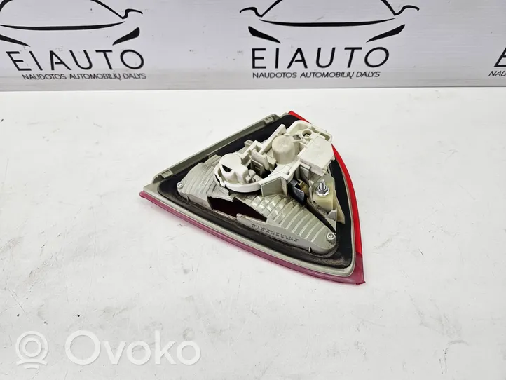 BMW 3 E90 E91 Lampy tylnej klapy bagażnika 7160063