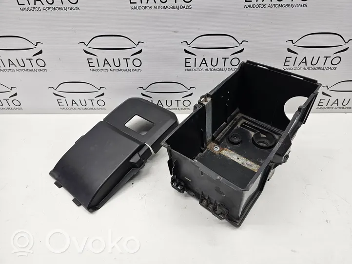 Volvo V50 Vassoio scatola della batteria 30667941