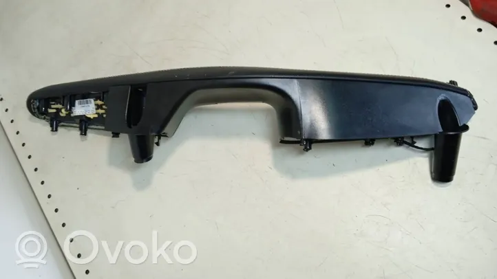 Mercedes-Benz B W246 W242 Rivestimento della maniglia interna per portiera anteriore 