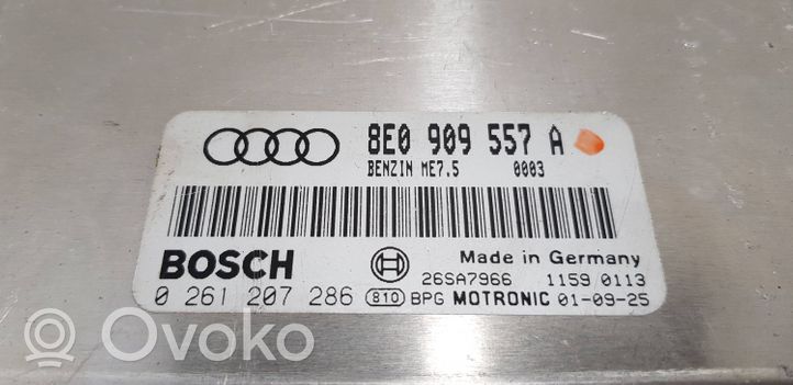 Audi A4 S4 B6 8E 8H Moottorin ohjainlaite/moduuli 8E0909557A