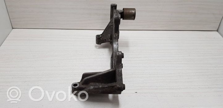 Audi A5 8T 8F Support pompe injection à carburant 059130147P