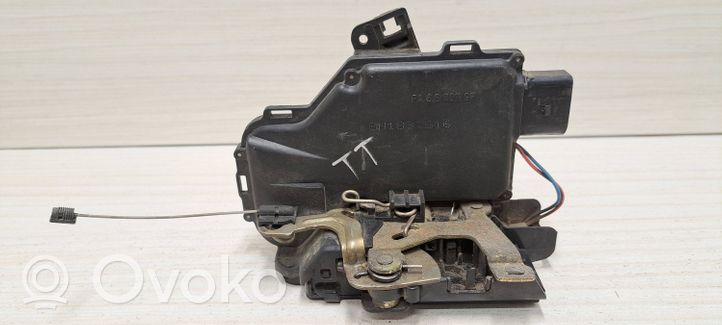 Audi TT Mk1 Cerradura de puerta delantera 8N1837016