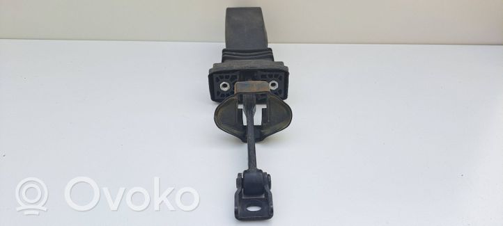 Audi A5 8T 8F Takaoven pidätin 8T8839249A