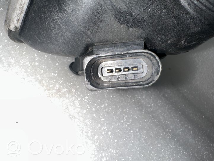 Audi A4 S4 B5 8D Chłodnica powietrza doładowującego / Intercooler 8E0145805R