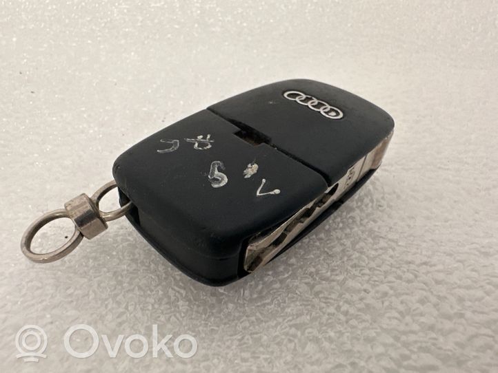 Audi A6 S6 C5 4B Užvedimo raktas (raktelis)/ kortelė 4D0837231K
