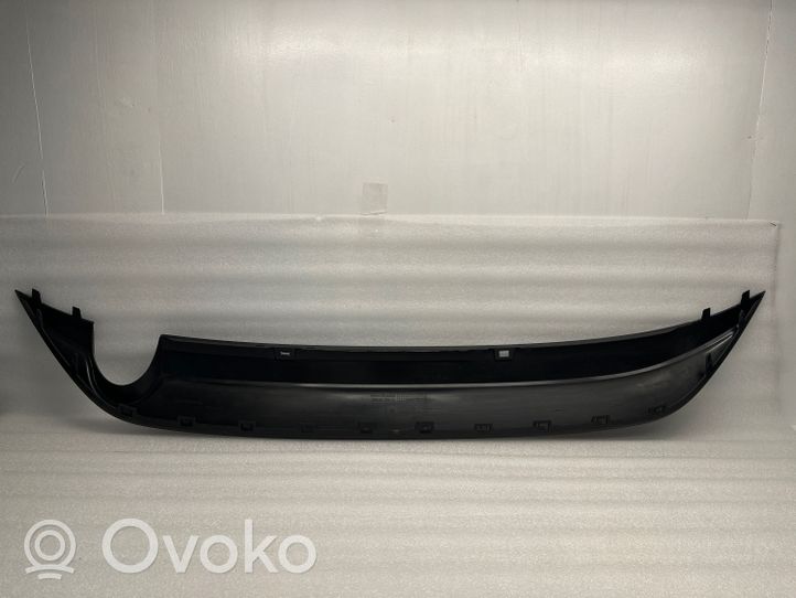 Volkswagen Golf VII Rivestimento della parte inferiore del paraurti posteriore 5G6807568B