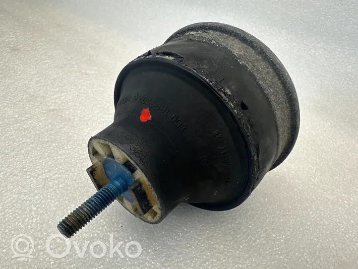 Audi A4 S4 B5 8D Dzinēja spilvens 8D0199379C