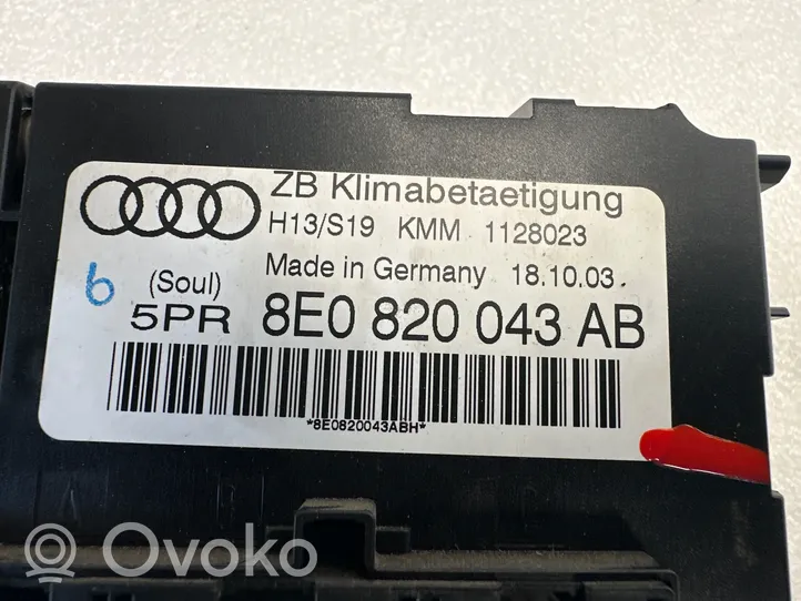 Audi A4 S4 B6 8E 8H Oro kondicionieriaus/ klimato/ pečiuko valdymo blokas (salone) 8E0820043AB