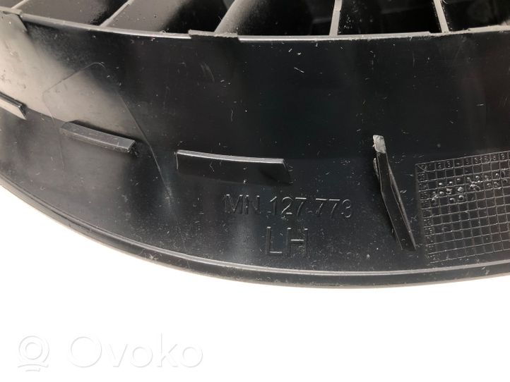 Mitsubishi Colt CZ3 Maskownica / Grill / Atrapa górna chłodnicy 