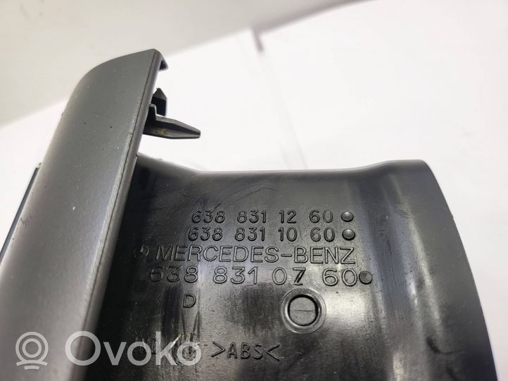 Mercedes-Benz Vito Viano W638 Boczna kratka nawiewu deski rozdzielczej 6388311060