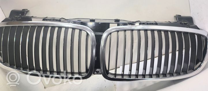 BMW 7 E65 E66 Grille calandre supérieure de pare-chocs avant 