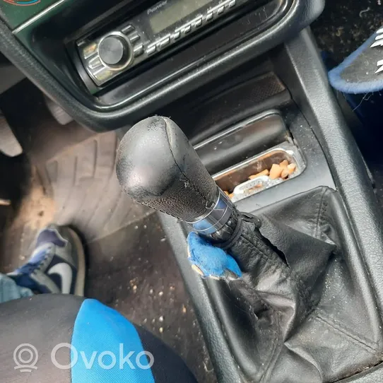 Peugeot 406 Vaihdevivun/vaihtajan verhoilu nahka/nuppi 