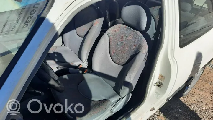 Nissan Micra Priekinė vairuotojo sėdynė 