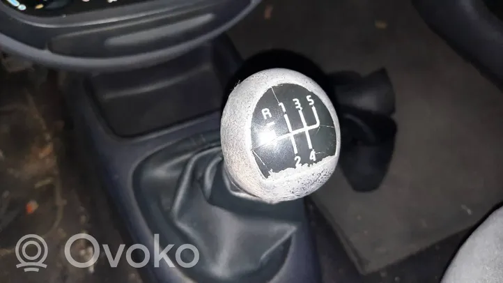 Renault Megane I Pavarų perjungimo svirties apdaila (oda, bumbulas) 