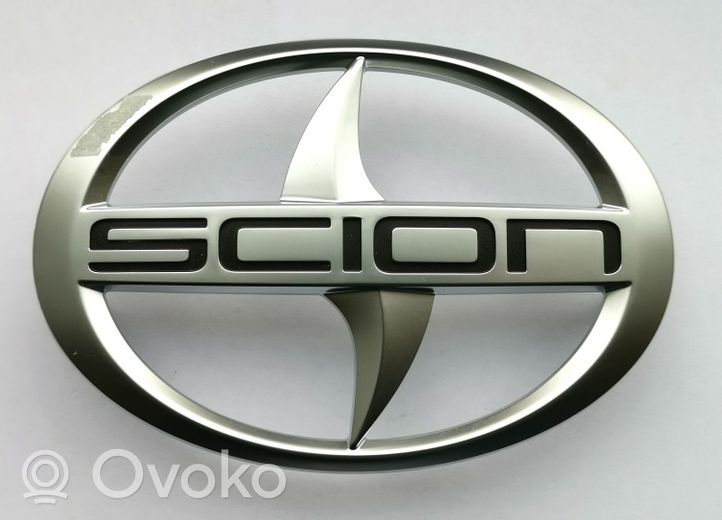 Scion xA Mostrina con logo/emblema della casa automobilistica 