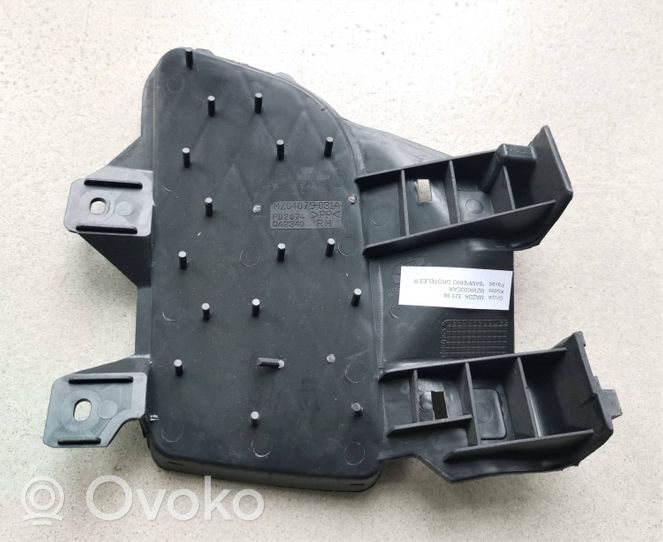 Mazda 323 Unteres Gitter dreiteilig vorne MZ04079031A