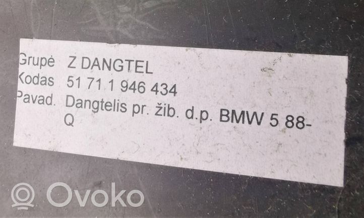 BMW 5 E34 Cache-poussière de phare avant 51711946434