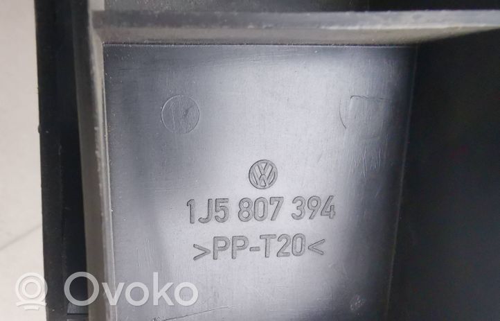 Volkswagen Bora Support de pare-chocs arrière 1J5807394