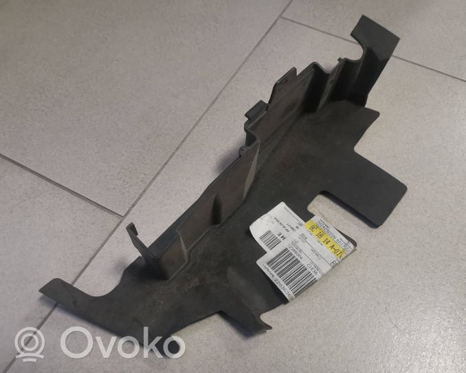 Audi A4 S4 B5 8D Prowadnica powietrza intercoolera 8D0121284E