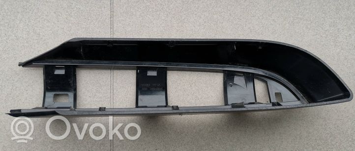 Toyota RAV 4 (XA40) Osłona relingu dachowego 458226