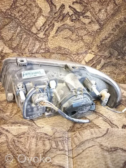 Audi A4 S4 B5 8D Lampa przednia 8D0941004AK