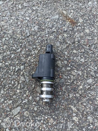 BMW X3 F25 Turbo solenoid valve 7639993