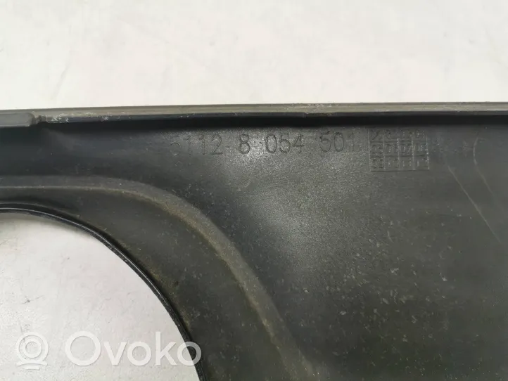 BMW 3 F30 F35 F31 Takapuskurin alaosan lista 8054501