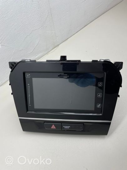 Suzuki Vitara (LY) Panel / Radioodtwarzacz CD/DVD/GPS 3992054PB7