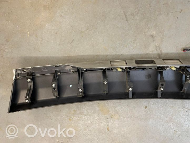 Rover Range Rover Takaluukun rekisterikilven valon palkki CH3242540A