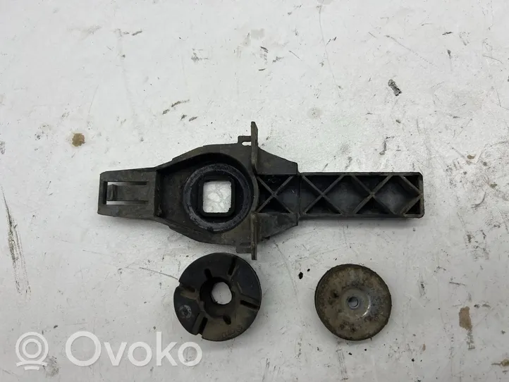 Audi A4 S4 B8 8K Staffa di montaggio del radiatore 8K0121276A