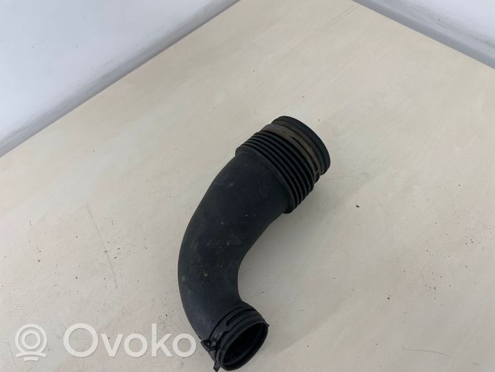 Volkswagen Touareg I Oro paėmimo kanalo detalė (-ės) 7L6128628