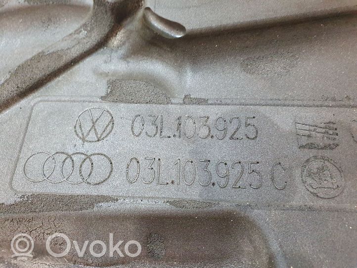 Volkswagen PASSAT B6 Couvercle cache moteur 03L103925