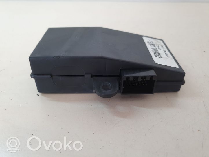 Chrysler Grand Voyager IV Boîtier module alarme 04686995AD