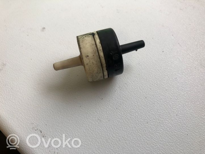 Audi A4 S4 B6 8E 8H Electrovanne Soupape de Sûreté / Dépression 046905291A