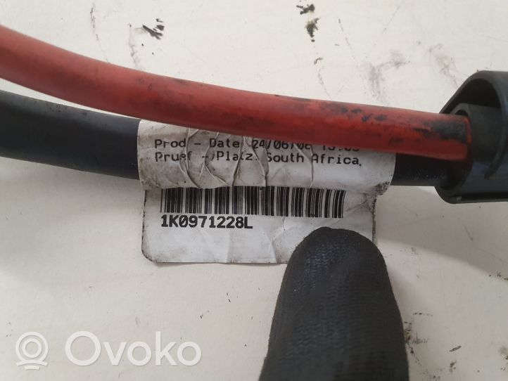 Volkswagen PASSAT B6 Positive cable (battery) 1K0971228L