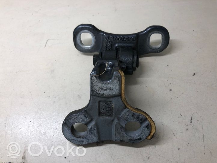 Volvo V50 Front door upper hinge 30784887