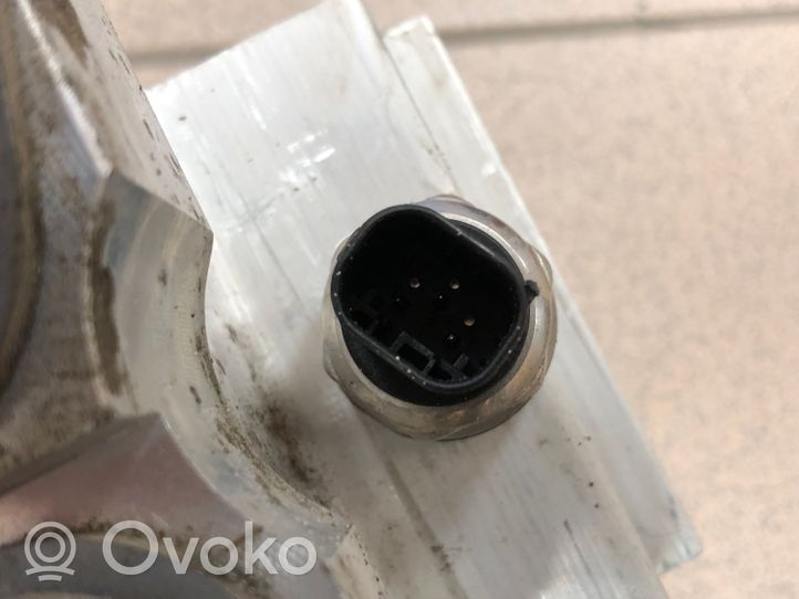 BMW X5 F15 Aktiivijousituksen ohjaus/venttiilikokoonpano 6794578