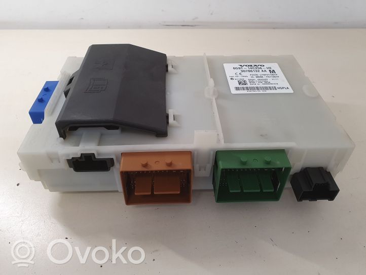 Volvo S80 Module de fusibles 30786132AA