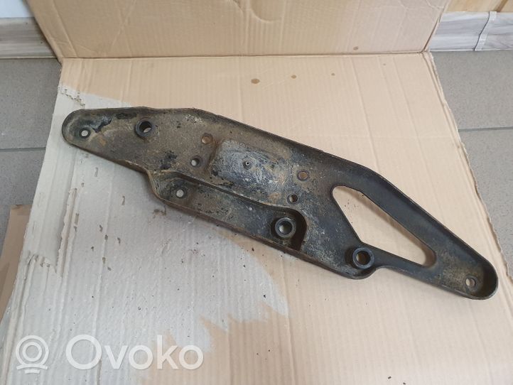 Mercedes-Benz Sprinter W906 Supporto di montaggio della molla elicoidale A9063310626